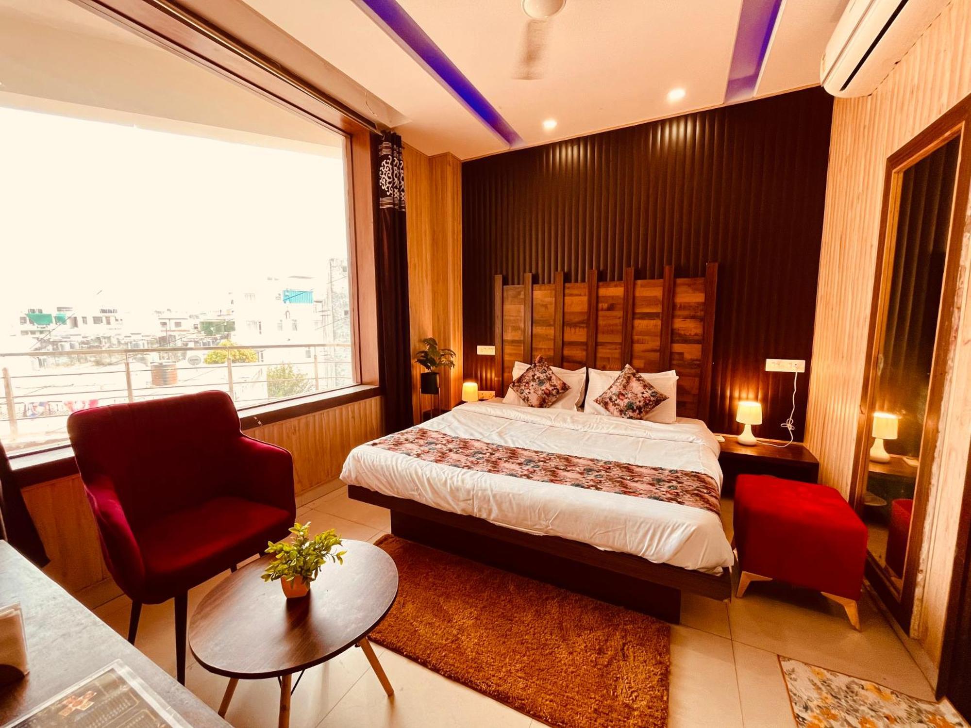 Hotel The Pearl Grand - Top Rated ! Most Awarded ! Parking ! Lift ! Luxury Rooms ! Best Selling Zirakpur ภายนอก รูปภาพ