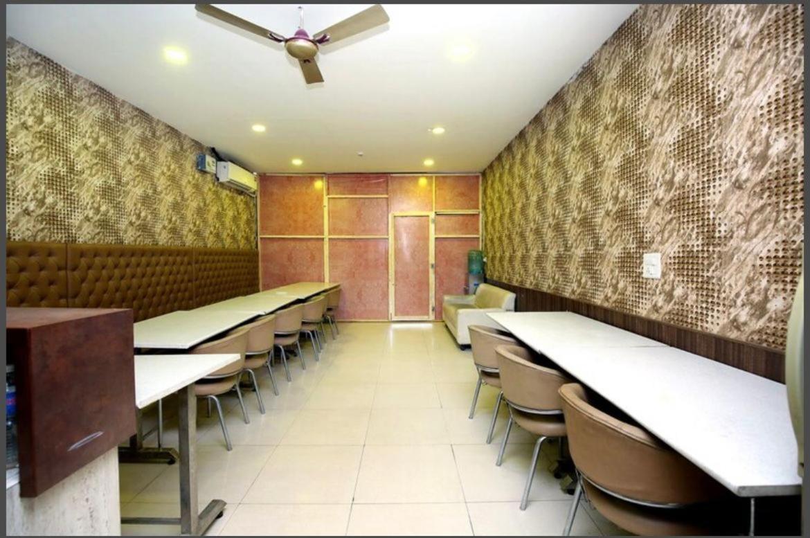 Hotel The Pearl Grand - Top Rated ! Most Awarded ! Parking ! Lift ! Luxury Rooms ! Best Selling Zirakpur ภายนอก รูปภาพ