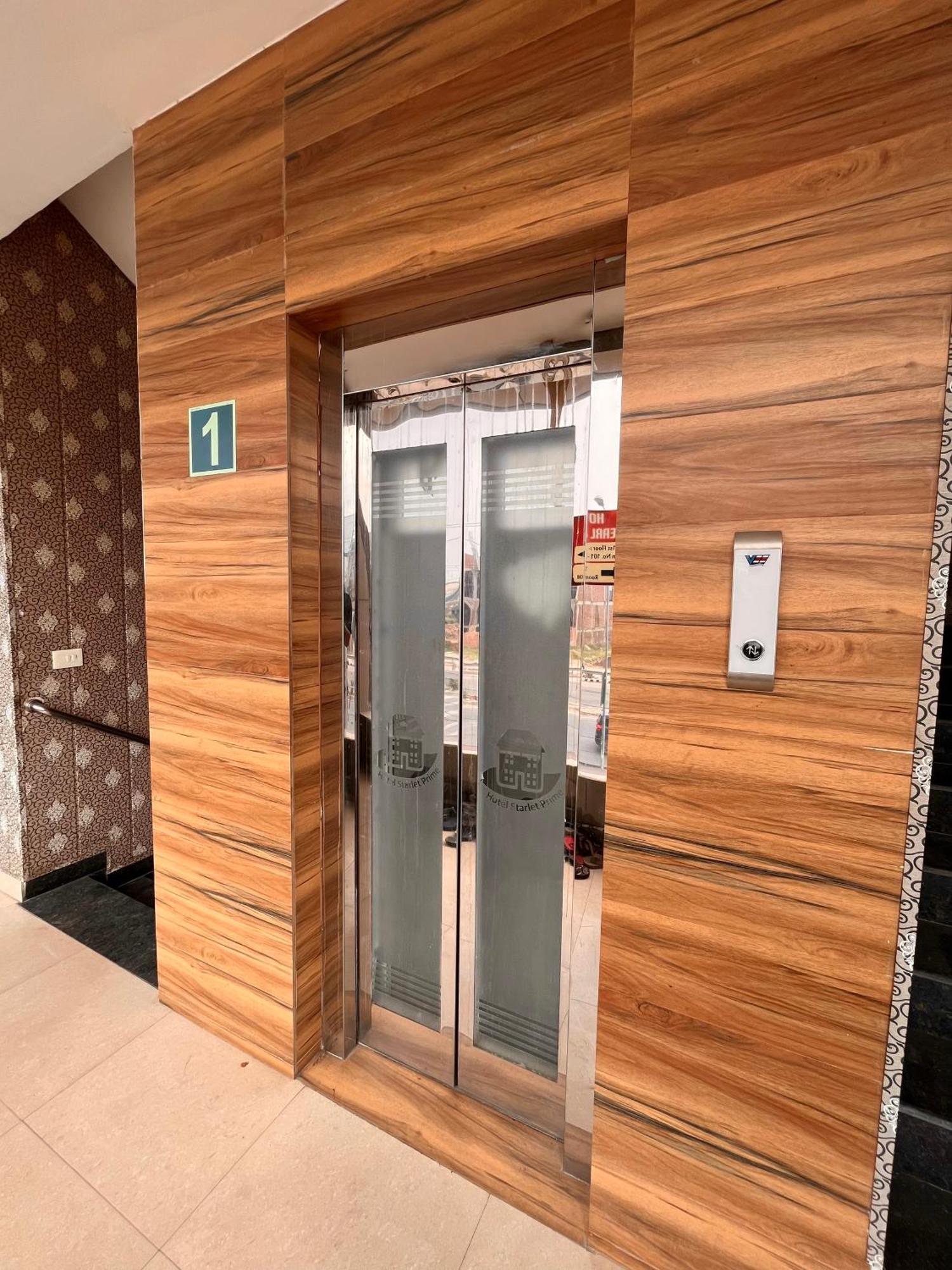 Hotel The Pearl Grand - Top Rated ! Most Awarded ! Parking ! Lift ! Luxury Rooms ! Best Selling Zirakpur ภายนอก รูปภาพ
