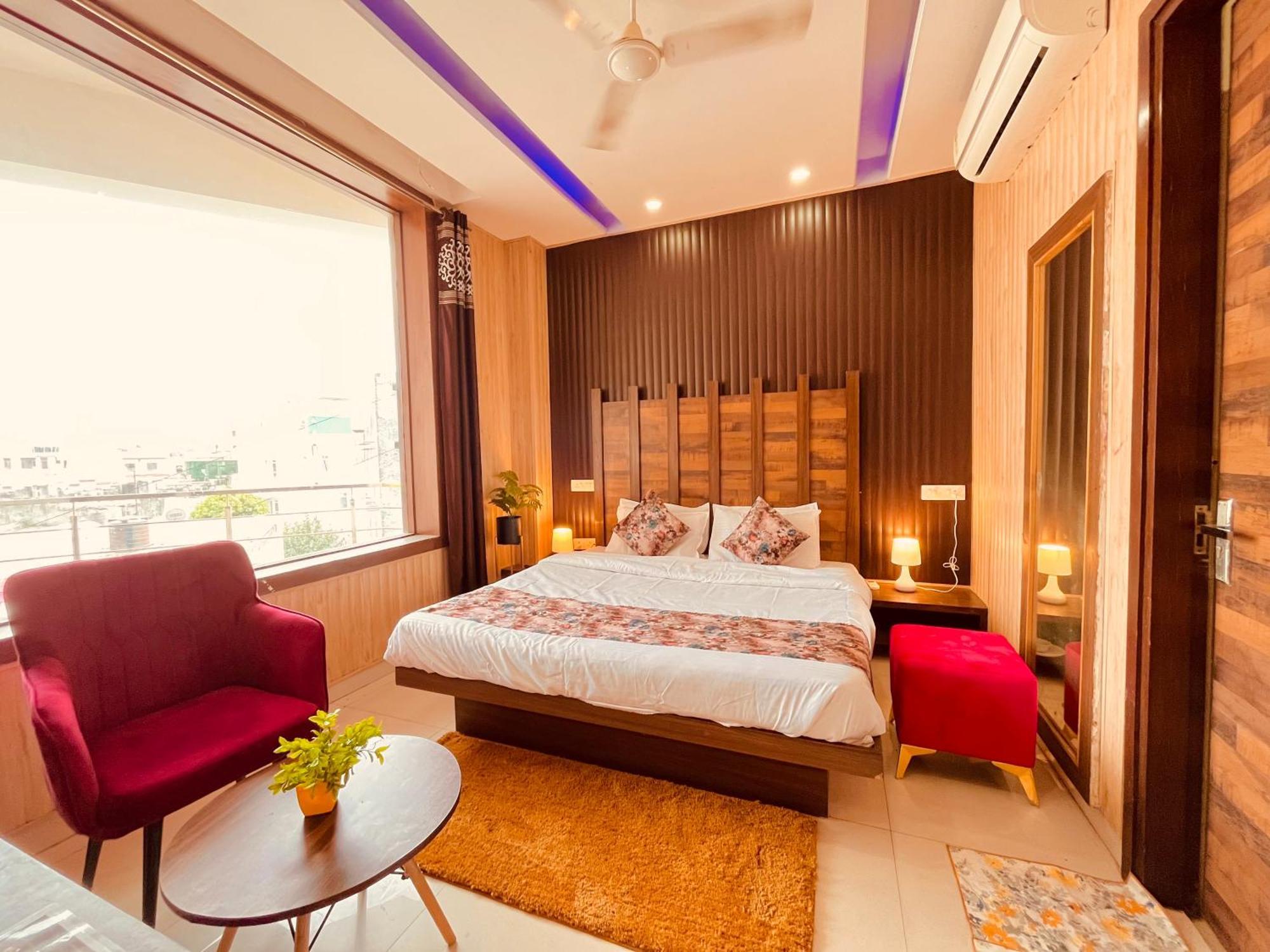 Hotel The Pearl Grand - Top Rated ! Most Awarded ! Parking ! Lift ! Luxury Rooms ! Best Selling Zirakpur ภายนอก รูปภาพ